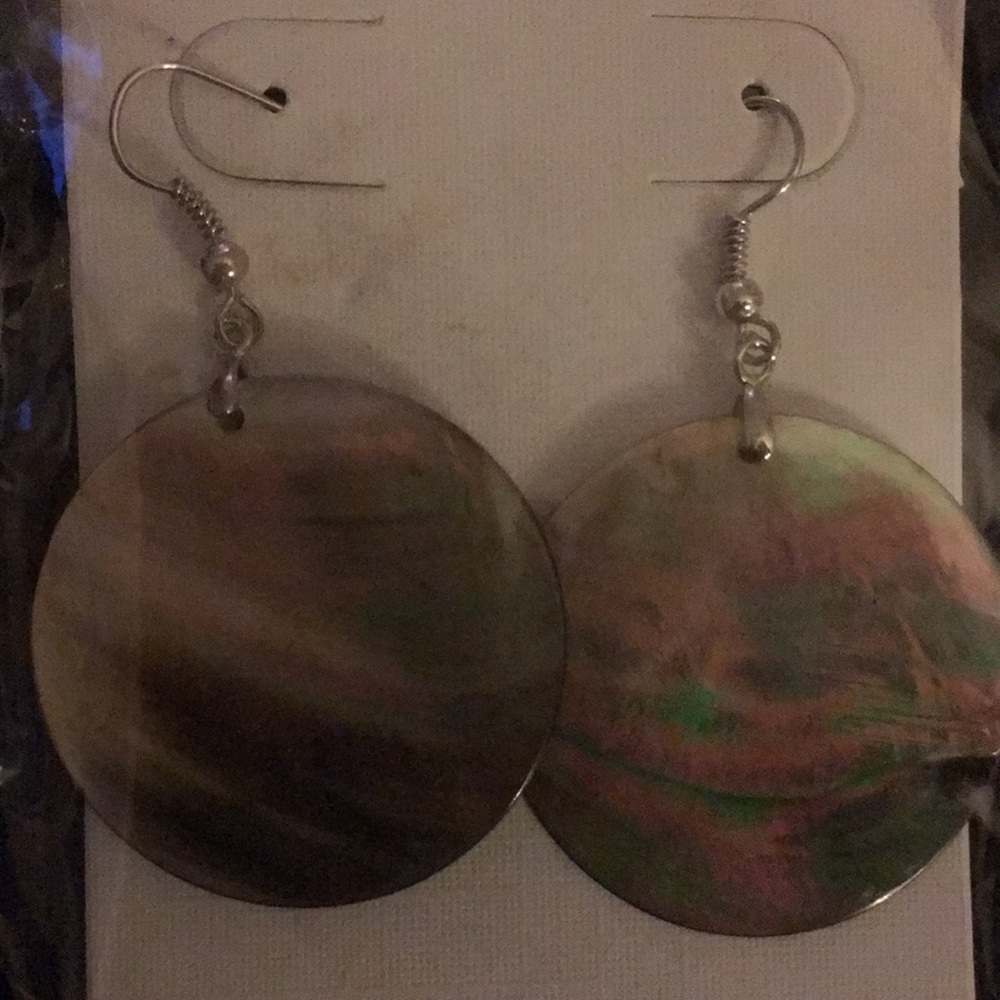 Round earrings